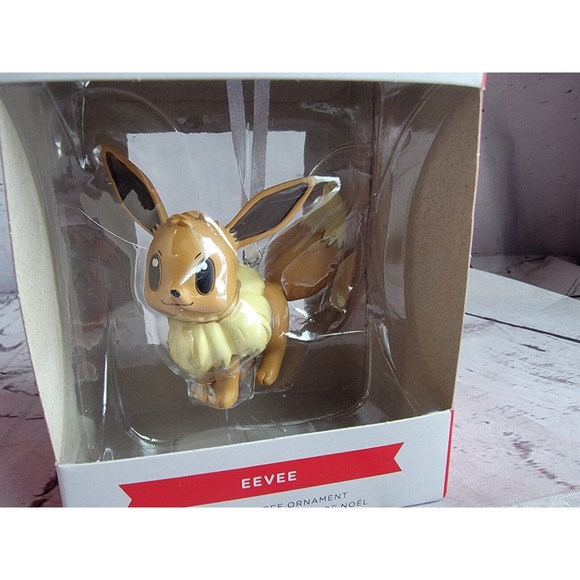 Hallmark Pokemon Eevee Christmas Tree Ornament Holiday Decor New - Picture 3 of 3